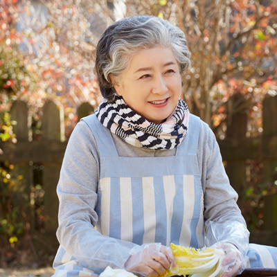 senior woman outdoor smiling